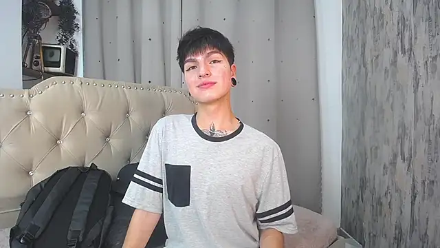 Snapshot of CataFox_ chatting on 01-05-25, 02:52 CataFox online show from 01-05-25, 02:52