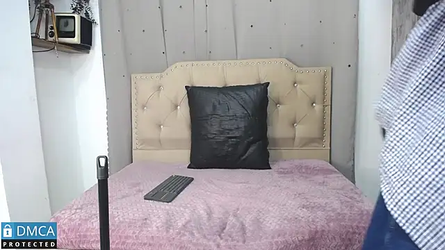 Snapshot of CataFox_ chatting on 03-08-25, 01:50 CataFox online show from 03-08-25, 01:50