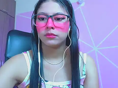 Snapshot of _ALLYSON18_ chatting on 04-28-26, 11:59 ALLYSON18 online show from 04-28-26, 11:59