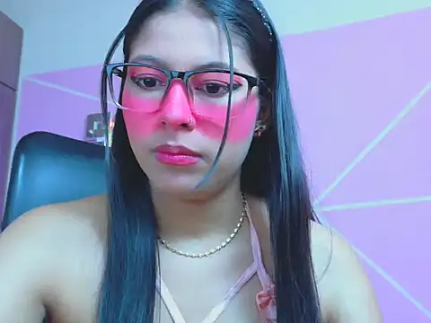 Snapshot of _ALLYSON18_ chatting on 05-04-26, 12:01 ALLYSON18 online show from 05-04-26, 12:01