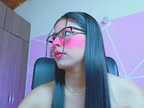 Snapshot of _ALLYSON18_ chatting on 05-09-26, 12:10 ALLYSON18 online show from 05-09-26, 12:10