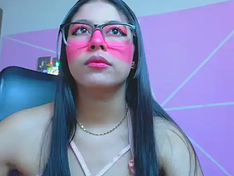 Snapshot of _ALLYSON18_ chatting on 05-14-26, 11:39 ALLYSON18 online show from 05-14-26, 11:39