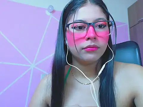Snapshot of _ALLYSON18_ chatting on 05-25-26, 11:49 ALLYSON18 online show from 05-25-26, 11:49