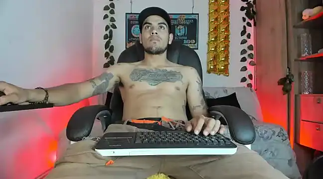 Snapshot of mikee_scooth chatting on 01-12-25, 10:12 mikee scooth online show from 01-12-25, 10:12