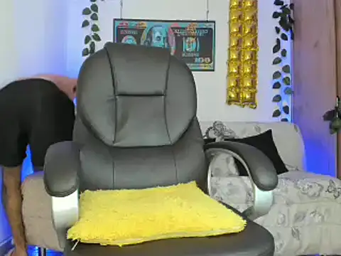 Snapshot of mikee_scooth chatting on 01-14-25, 03:47 mikee scooth online show from 01-14-25, 03:47