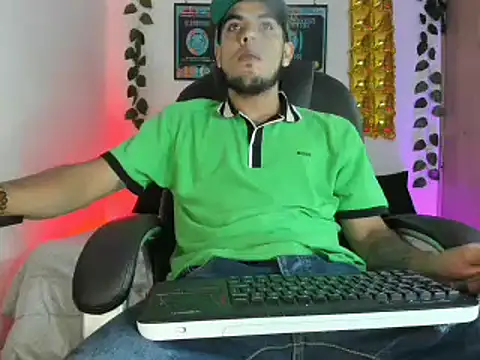 Snapshot of mikee_scooth chatting on 02-07-25, 03:12 mikee scooth online show from 02-07-25, 03:12