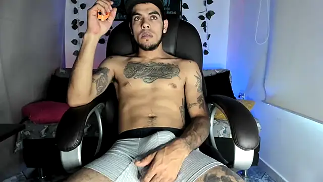 Snapshot of mikee_scooth chatting on 09-17-25, 04:41 mikee scooth online show from 09-17-25, 04:41