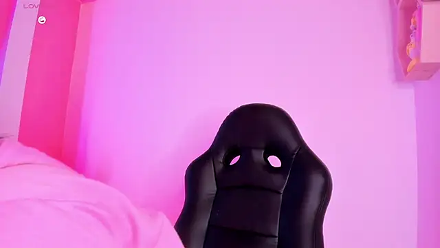 Snapshot of Karito-28 chatting on 12-26-24, 03:20 Karito-28 online show from 12-26-24, 03:20