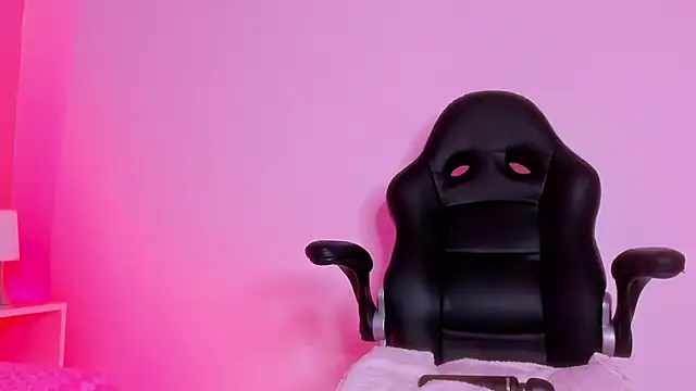 Snapshot of Karito-28 chatting on 12-31-24, 04:14 Karito-28 online show from 12-31-24, 04:14