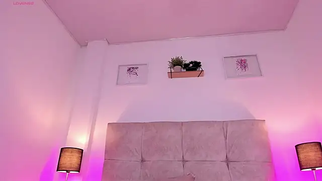 Snapshot of Karito-28 chatting on 01-29-25, 07:43 Karito-28 online show from 01-29-25, 07:43