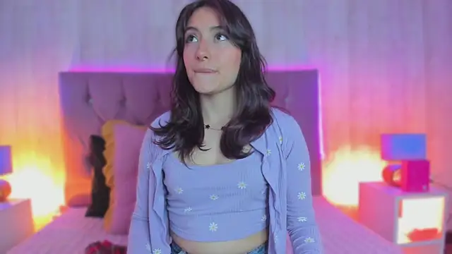 Snapshot of Karito-28 chatting on 09-09-25, 02:49 Karito-28 online show from 09-09-25, 02:49