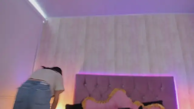 Snapshot of Karito-28 chatting on 09-17-25, 12:29 Karito-28 online show from 09-17-25, 12:29