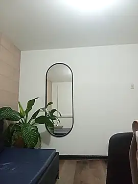 Snapshot of Karito-28 chatting on 10-18-25, 01:12 Karito-28 online show from 10-18-25, 01:12