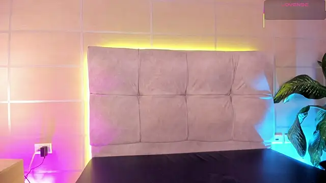 Snapshot of Karito-28 chatting on 10-25-25, 11:40 Karito-28 online show from 10-25-25, 11:40