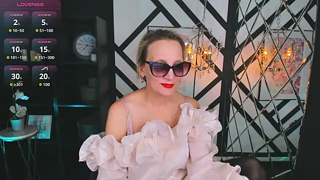 Snapshot of Queen_Anna_ chatting on 03-01-26, 01:13 Queen Anna online show from 03-01-26, 01:13