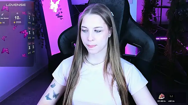 CuteMousee online show from 10-25-25, 05:37