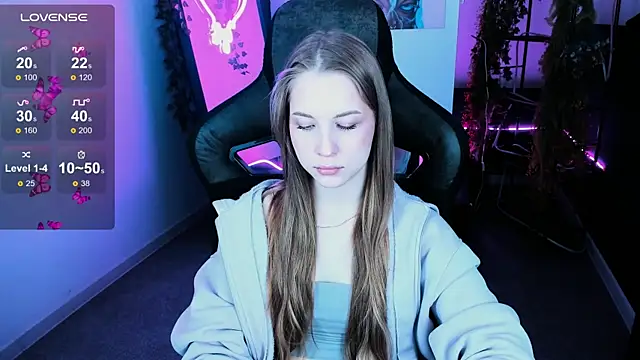 CuteMousee online show from 10-27-25, 05:22