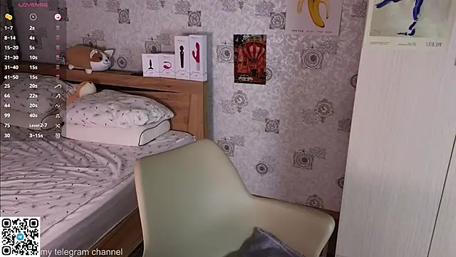 Snapshot of HalieCross chatting on 12-02-24, 02:08 HalieCross online show from 12-02-24, 02:08