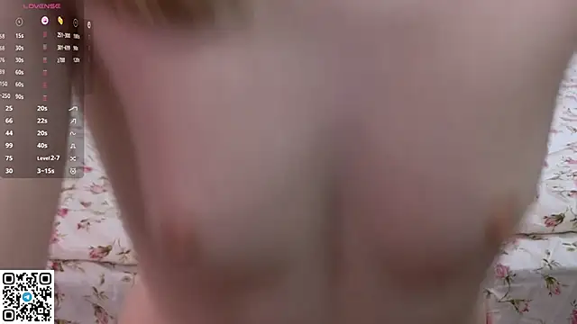 Snapshot of HalieCross chatting on 01-09-25, 09:16 HalieCross online show from 01-09-25, 09:16