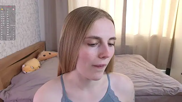 Snapshot of HalieCross chatting on 02-11-25, 06:30 HalieCross online show from 02-11-25, 06:30