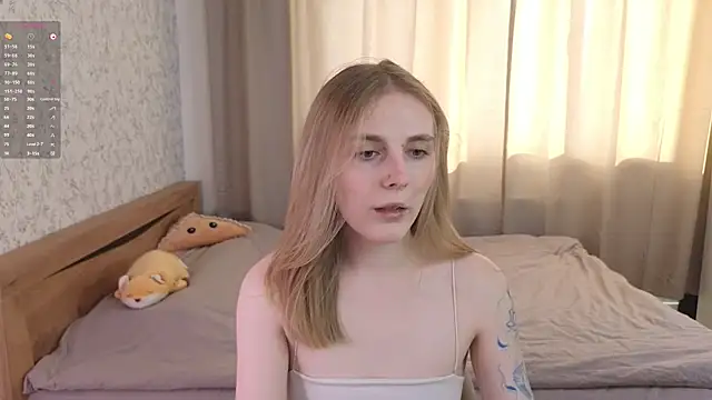 Snapshot of HalieCross chatting on 02-12-25, 06:29 HalieCross online show from 02-12-25, 06:29