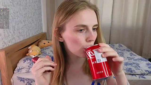 Snapshot of HalieCross chatting on 03-01-25, 01:07 HalieCross online show from 03-01-25, 01:07