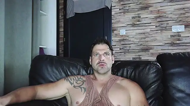 XxBigboybandxX online show from 10-20-25, 03:56