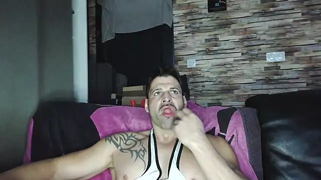 Snapshot of XxBigboybandxX chatting on 02-07-26, 07:12 XxBigboybandxX online show from 02-07-26, 07:12