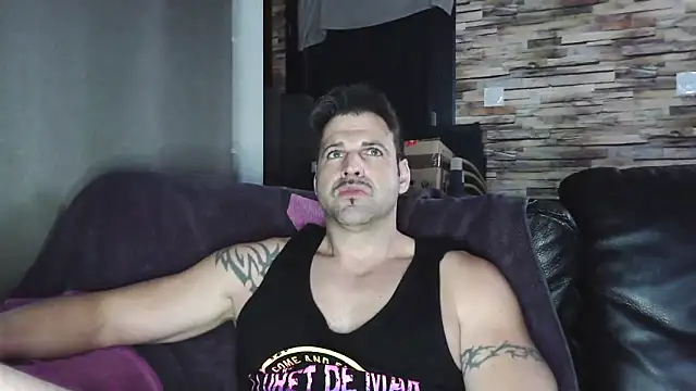 Snapshot of XxBigboybandxX chatting on 02-13-26, 03:08 XxBigboybandxX online show from 02-13-26, 03:08