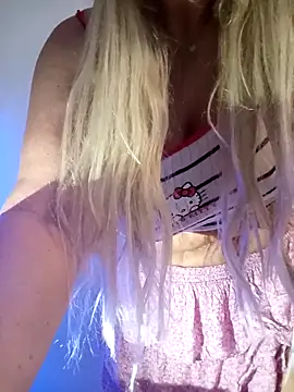 niunia19 online show from 10-28-25, 08:07