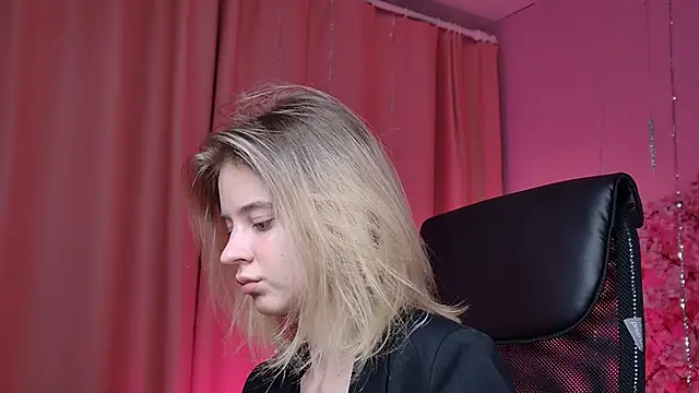 TinaDavil online show from 02-10-26, 01:15