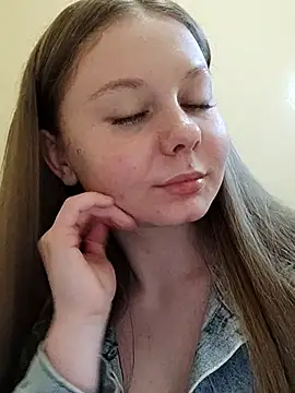 Snapshot of Ekaterina27 chatting on 03-18-25, 07:20 Ekaterina27 online show from 03-18-25, 07:20