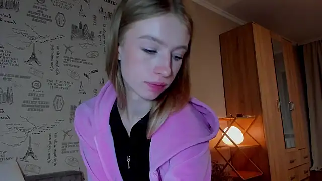 minidivaa  online show from 09-29-25, 06:13