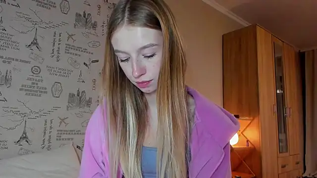 minidivaa  online show from 10-14-25, 10:32