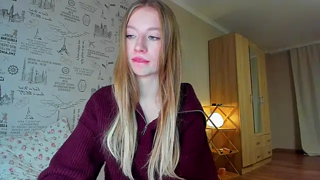 minidivaa  online show from 12-16-25, 10:37