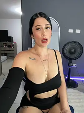 Libia James online show from 03-07-25, 01:20