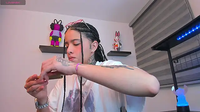 Gangster Girl online show from 01-13-26, 03:23