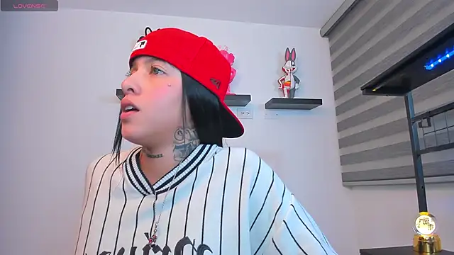 Gangster Girl online show from 02-17-26, 06:54