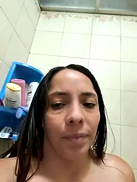 Snapshot of KatyLizz chatting on 10-10-25, 06:29 KatyLizz online show from 10-10-25, 06:29