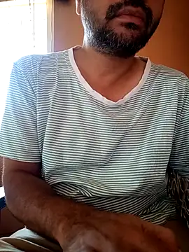 Snapshot of daddy_indian chatting on 03-14-25, 06:10 daddy indian online show from 03-14-25, 06:10
