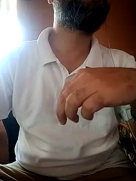Snapshot of daddy_indian chatting on 09-22-25, 04:25 daddy indian online show from 09-22-25, 04:25