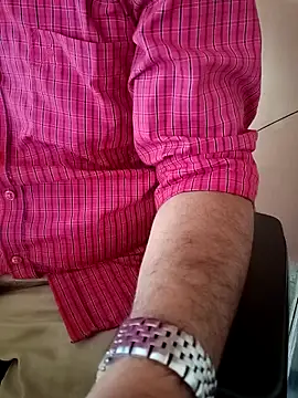 Snapshot of daddy_indian chatting on 09-23-25, 04:15 daddy indian online show from 09-23-25, 04:15