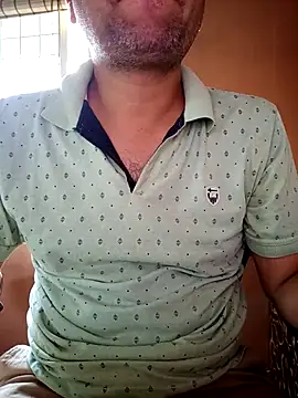 Snapshot of daddy_indian chatting on 10-08-25, 03:59 daddy indian online show from 10-08-25, 03:59