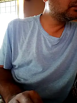 Snapshot of daddy_indian chatting on 10-11-25, 04:33 daddy indian online show from 10-11-25, 04:33