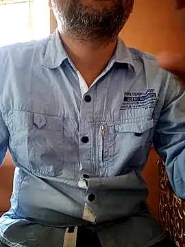 Snapshot of daddy_indian chatting on 10-20-25, 07:31 daddy indian online show from 10-20-25, 07:31
