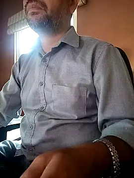 Snapshot of daddy_indian chatting on 10-23-25, 05:18 daddy indian online show from 10-23-25, 05:18
