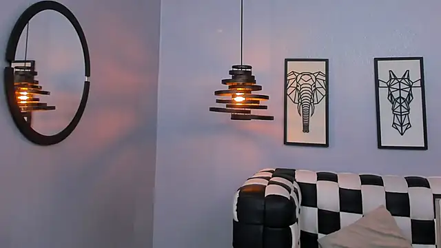 Snapshot of SARAFOXX_ chatting on 12-11-24, 11:41 SARAFOXX online show from 12-11-24, 11:41