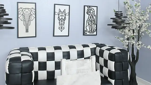 Snapshot of SARAFOXX_ chatting on 01-08-25, 11:43 SARAFOXX online show from 01-08-25, 11:43