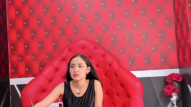 Snapshot of SARAFOXX_ chatting on 02-09-25, 06:05 SARAFOXX online show from 02-09-25, 06:05