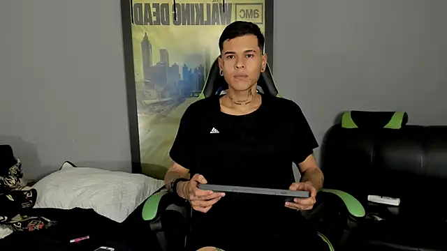 Snapshot of jamesinked_ chatting on 03-12-25, 08:10 jamesinked  online show from 03-12-25, 08:10